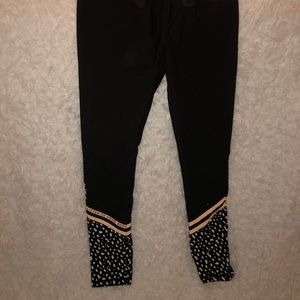 White Fox X Sarah’s Day active leggings